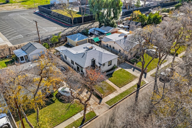 Building Photo - 1667 Valencia Ave