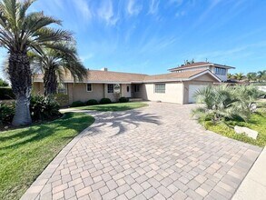 Building Photo - Beautiful 4-Bedroom Home with Modern Upgra...