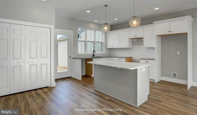 Building Photo - 403 Estate Dr