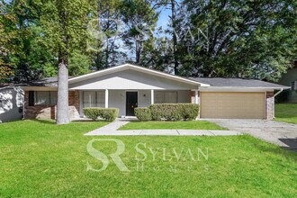Building Photo - Updated 3 bedroom rancher!