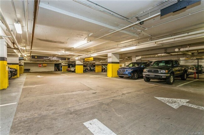 Building Photo - 10 City Pl