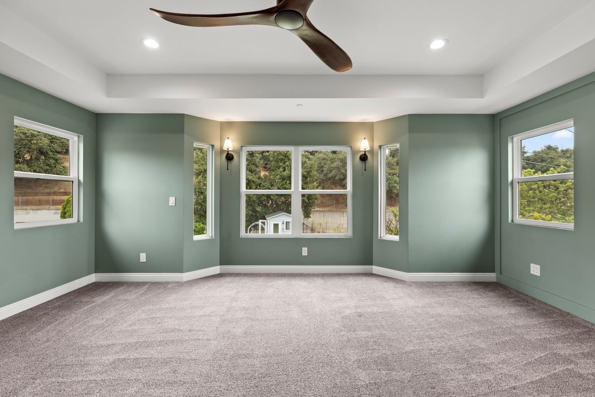 Building Photo - 1096 Canyon View Dr