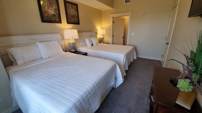 Building Photo - 15100 Front Beach Rd