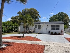 Building Photo - 685 SW 7th Terrace