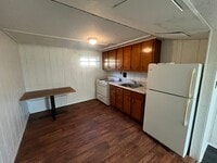 Building Photo - 111 S Shamrock St