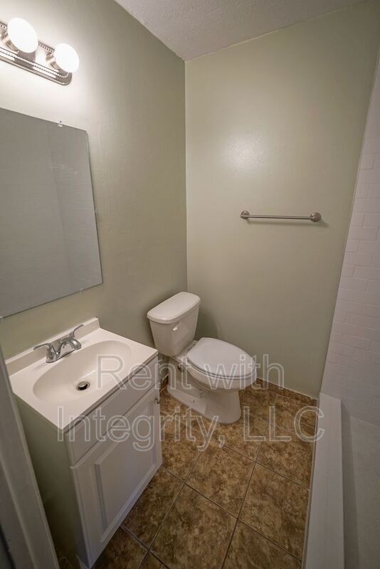 Building Photo - 2304 Hartsfield Ct