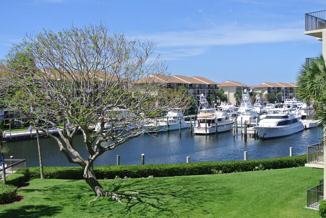 Building Photo - 1201 Seafarer Cir