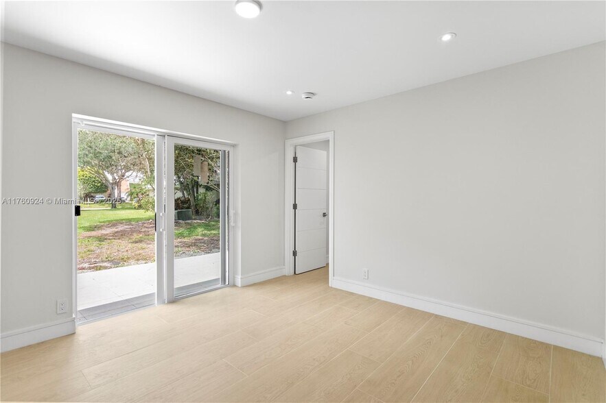 Building Photo - 809 Cypress Blvd