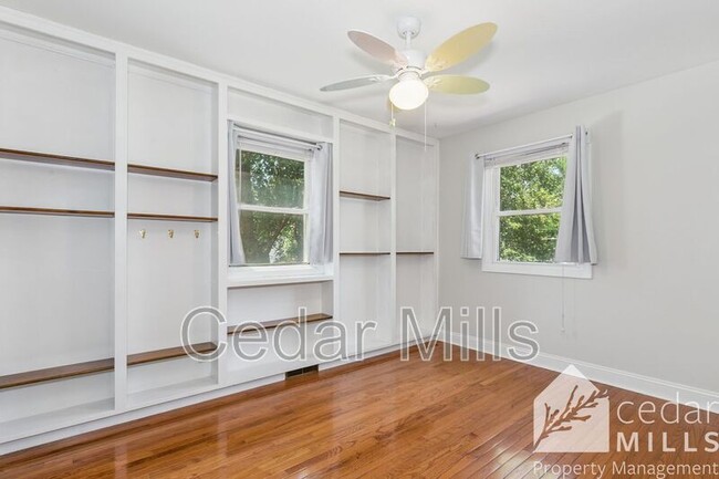 Building Photo - 373 S Covington St
