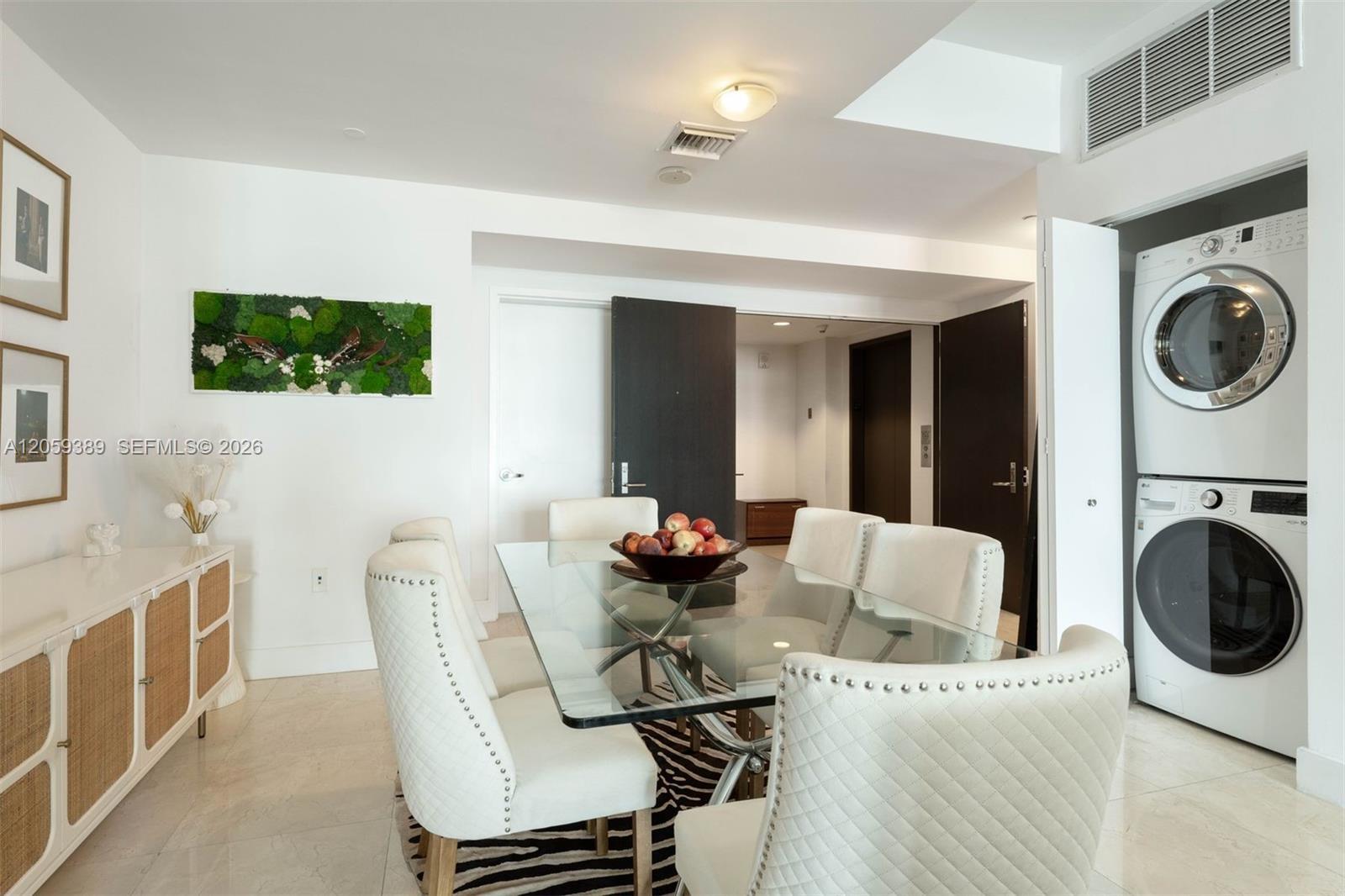 Building Photo - 900 Biscayne Blvd