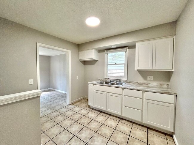 Building Photo - Two Bedroom Home in Muskegon