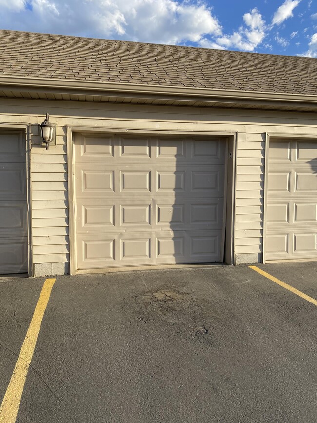 Building Photo - 2515-2450 450 S