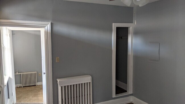 Building Photo - Charming Studio in heart of Midtown Harris...