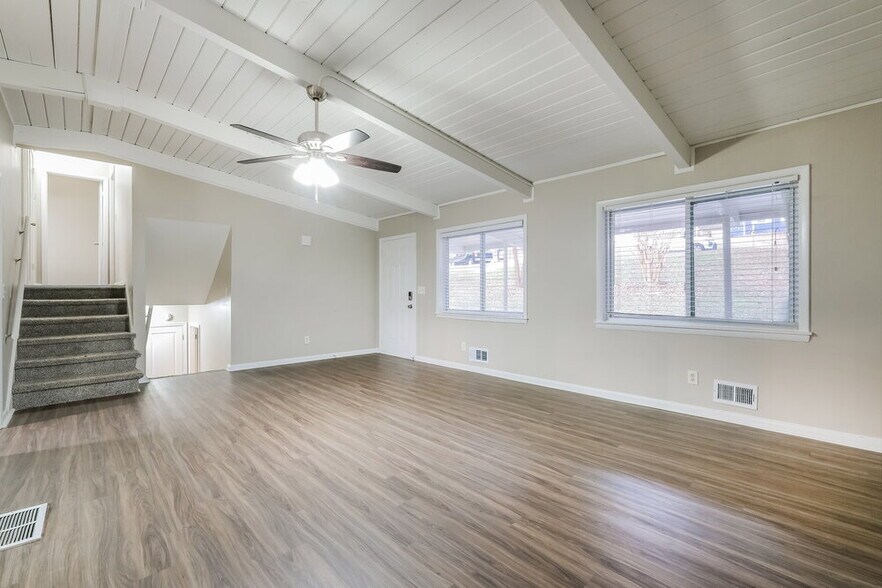 Building Photo - 2410 Ridgeway Dr