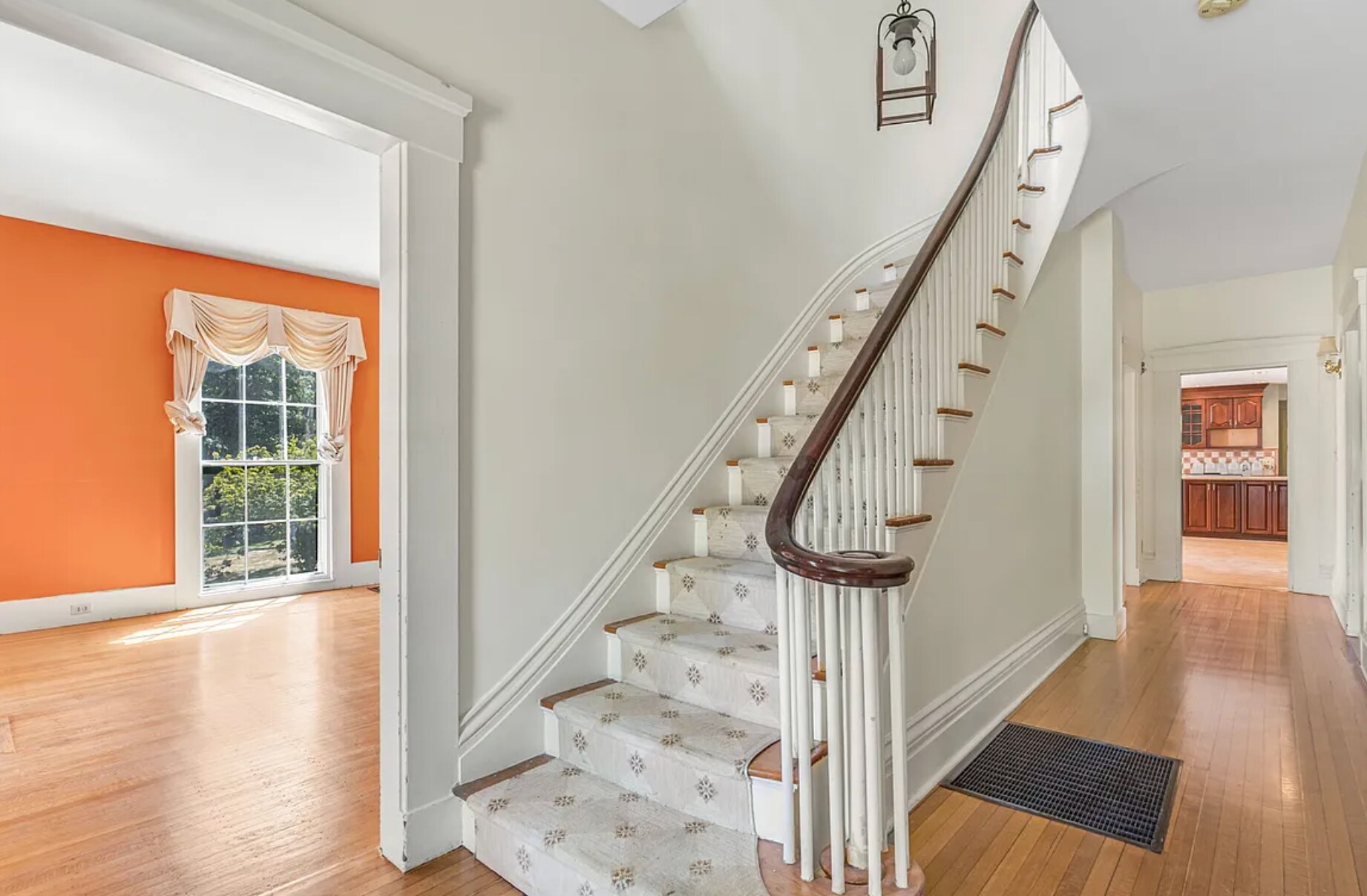 Building Photo - 344 Lowell St