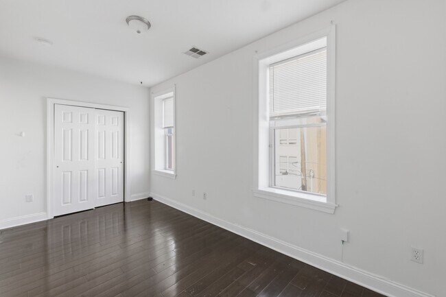 Building Photo - 1832 N 18th St