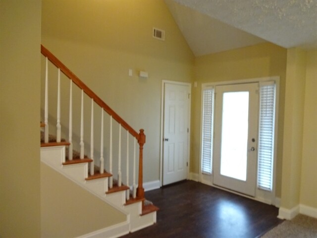 Building Photo - 212 Hedgewood Dr