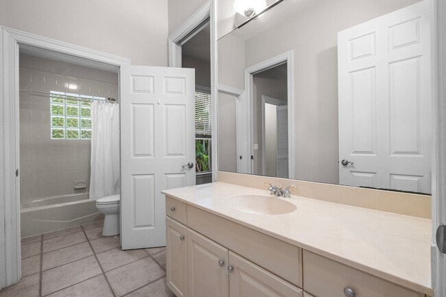 Building Photo - 4-Bedroom house in Livingston Woods on 2.5 Acre Property!