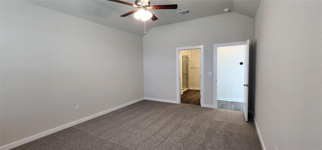 Building Photo - 2120 Delano Dr