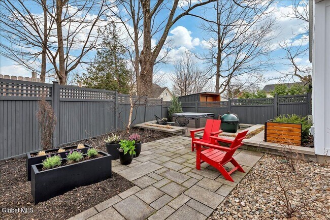 Building Photo - 18 Granite St