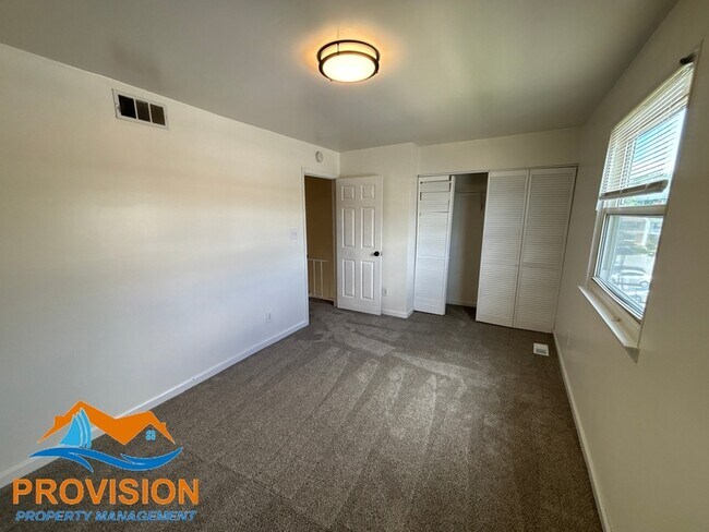 Building Photo - 463 Long Towne Ct