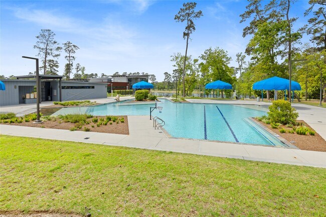 Building Photo - 641 Royal Arch Dr