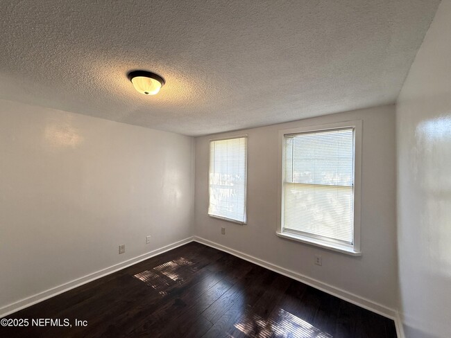 Building Photo - 4541 Woolman Ave