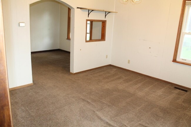 Building Photo - 707 W Main St