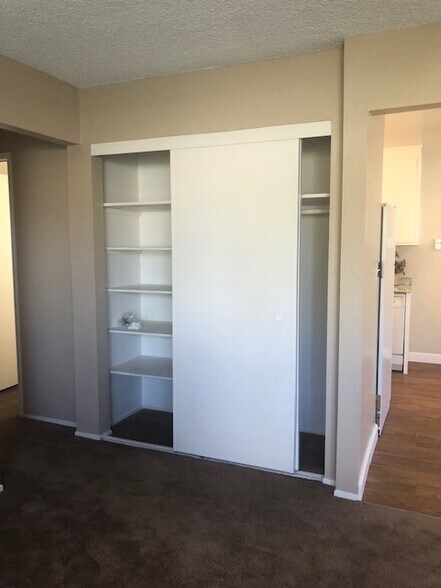 Lots of storage - 3456 Redwood Ct