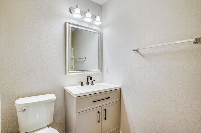 Building Photo - 1001 Howell Terrace Pl