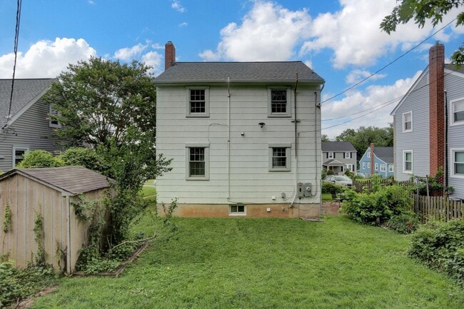 Building Photo - Charming & Upgraded 3BR Home in Arbutus wi...