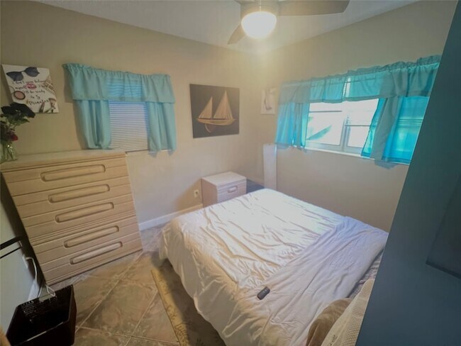 Building Photo - 725 Carolina Ave