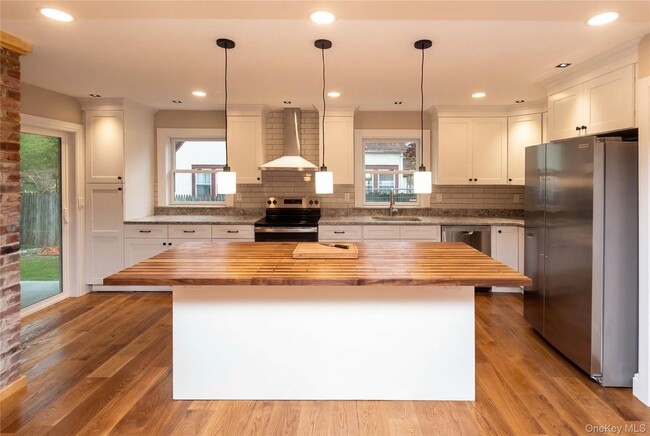 Building Photo - 4407 Albany Post Rd