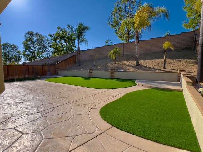 Building Photo - Upgraded 4 bedrooms 3 full baths home in Chula Vista- San Miguel Ranch area.