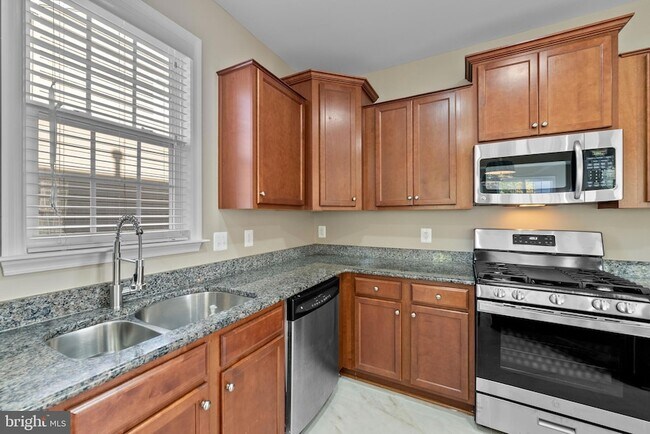 Building Photo - 7722 Yalta Way