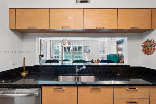 Building Photo - 31 SE 5th St