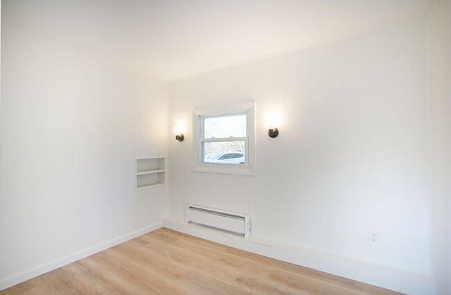 Building Photo - 2401 Westfield St