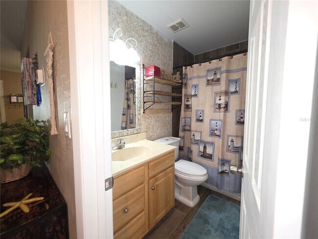 Building Photo - 400 Oakridge Blvd