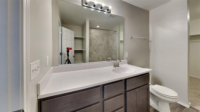 Building Photo - 332 Blue Dr