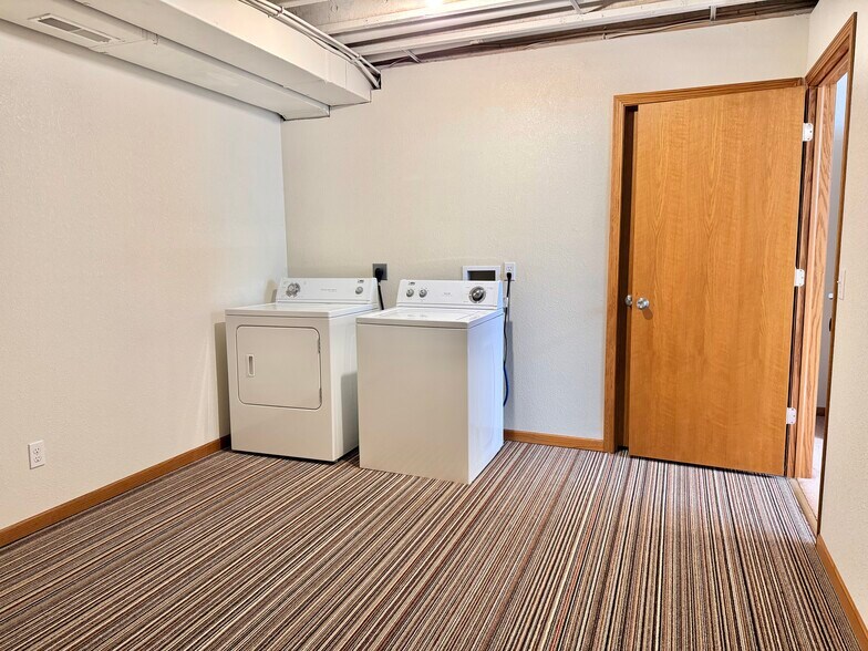 Building Photo - 275 S 21st Street Ct