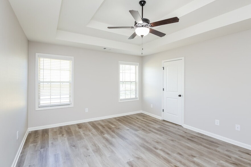 Building Photo - 844 Pinnacle Dr.