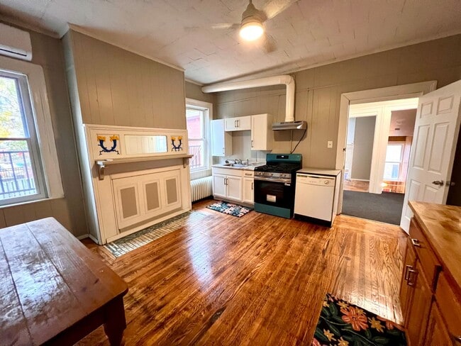 Building Photo - 259-261 N. Dithridge Street (Full Service)