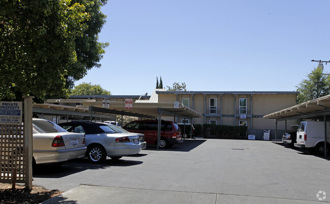 Building Photo - Concord Court Apartments