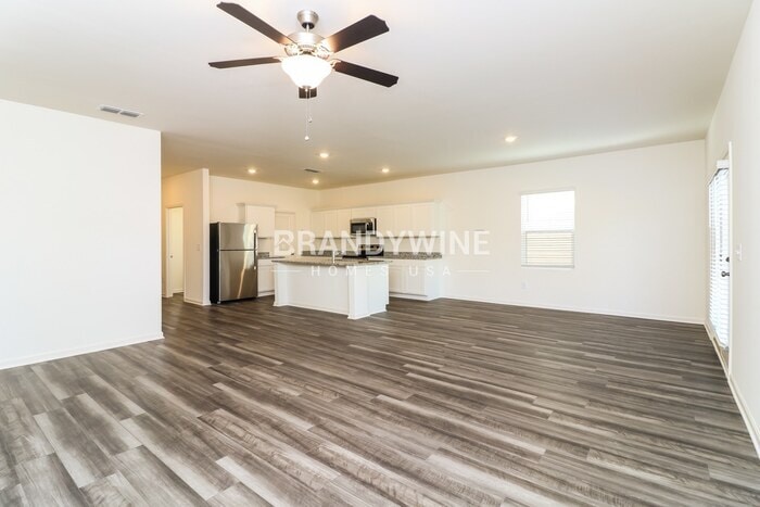 Building Photo - 534 Otway Lp