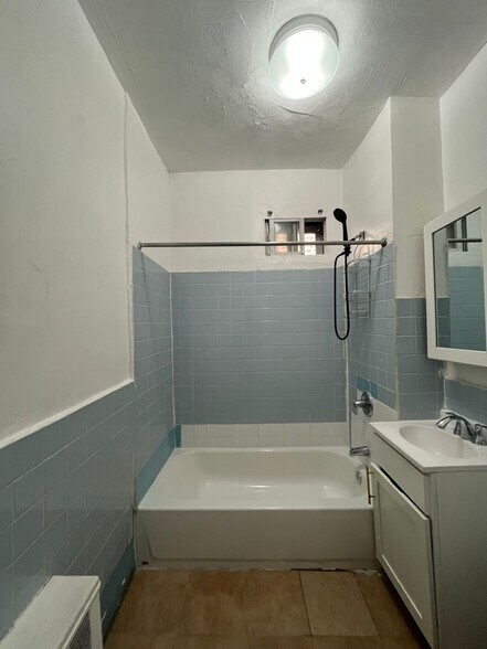 Building Photo - 205 Bidwell Ave