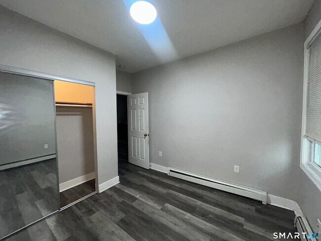 Building Photo - 222 Hallock Ave