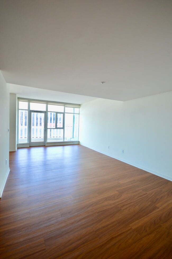 Building Photo - Beautiful 2 Bedroom Apartment in Long Beac...