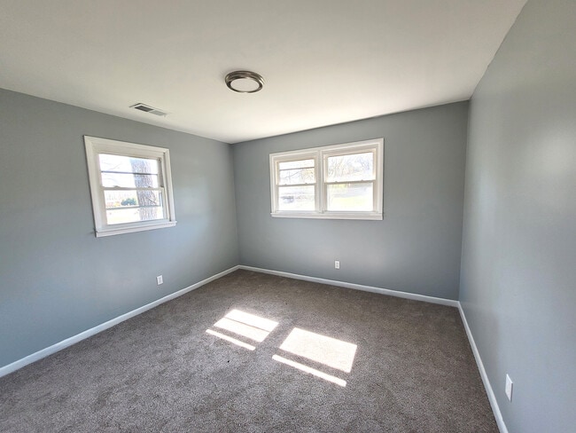 Building Photo - 2226 Windcrest Dr