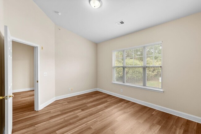 Building Photo - 239 Portsmith Dr