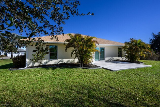Building Photo - PRICE DROP!! ANNUAL UNFURNISHED HOME IN PUNTA GORDA